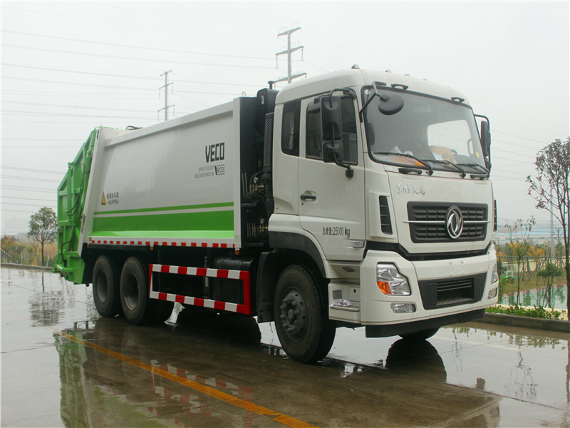 東風(fēng)天龍壓縮垃圾車.JPG